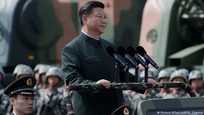 China Militär-Parade in Honh Kong für Xi Jinping (Picture Alliance/AP/K. Cheung)