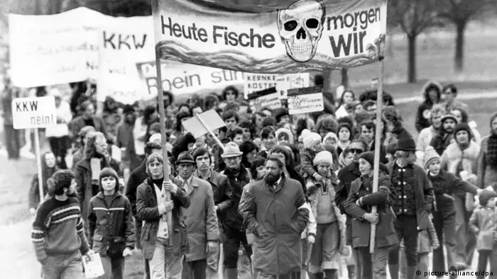 En febrero de 1975 hubo un punto de inflexión: en Wyhl, en el sur de Alemania, activistas ocuparon los terrenos donde se iba a construir una planta de energía nuclear. Wyhl se convirtió en un modelo de protesta.