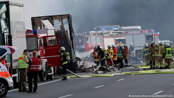 Deutschland Busunfall auf der A9