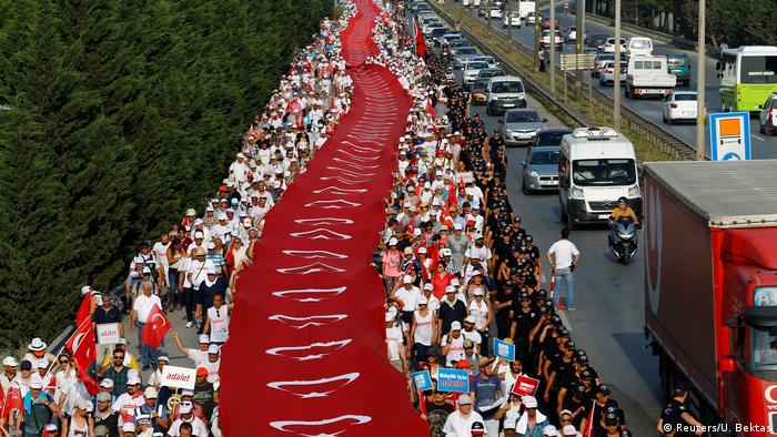 Thousands of people have joined Kilicdaroglu's 'justice march' from Ankara to Istanbul