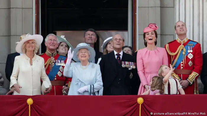 100 Jahre Haus Windsor | Britische Königsfamilie bei der Trooping Colour Parade (picture-alliance/dpa/PA Wire/Yui Mok)