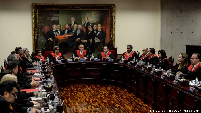 Venezuela | Maikel Moreno während einer Pressekonferenz (picture-alliance/ZUMAPRESS.com)