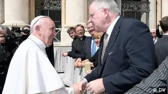 DW-Intendant PL trifft Papst Franziskus in Rom