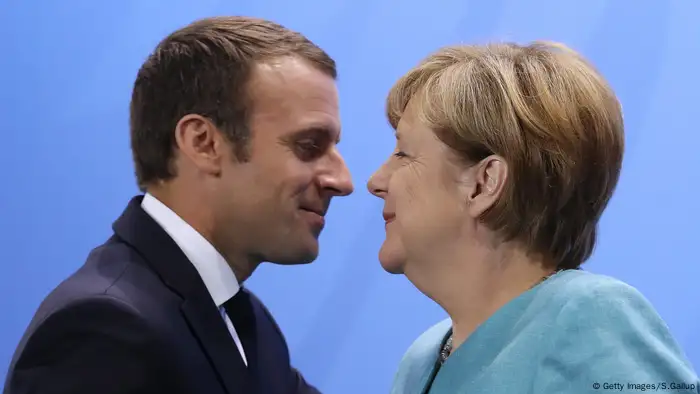 G20 Angela Merkel und Emmanuel Macron Kuss