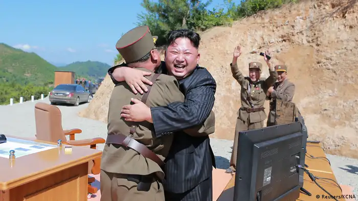 Nordkorea Kim Jong Un Freude über den erfolgreichen Raketenstart (Reuters/KCNA)