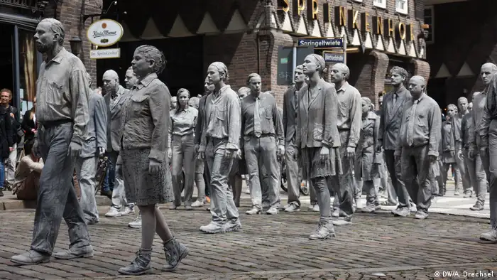 Hamburg - G20-Performance 1000 Gestalten (DW/A. Drechsel)