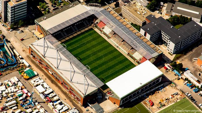 Fc St Pauli Offnet Stadion Fur G20 Demonstranten Aktuell Deutschland Dw 06 07 2017