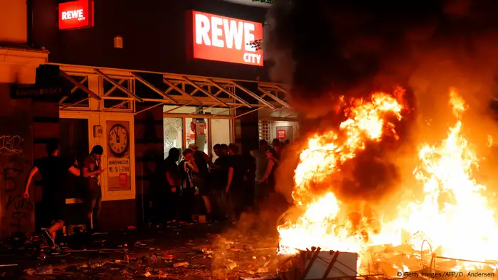 A fire outside a supermarket in Hamburg