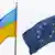 Украинский флаг и флаг ЕС