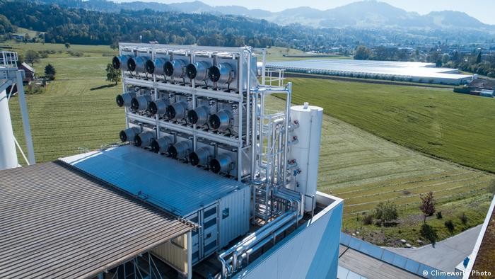 Erste kommerzielle CO2-Filteranlage in der Welt von dem Schweizer Unternehmen Climeworks