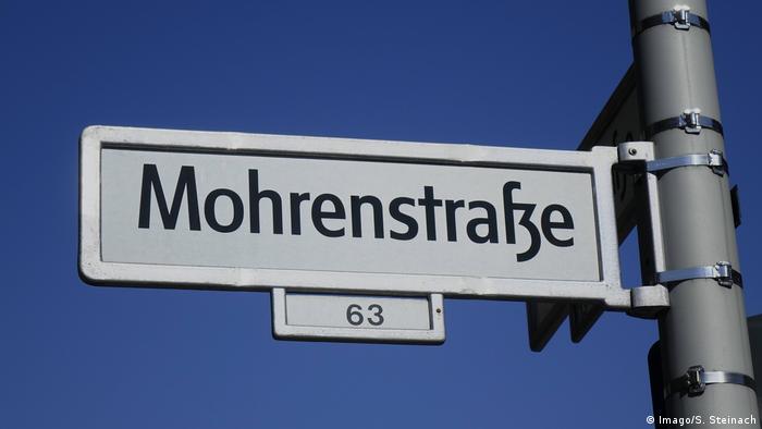 Straßenschild der Mohrenstraße in Berlin-Mitte