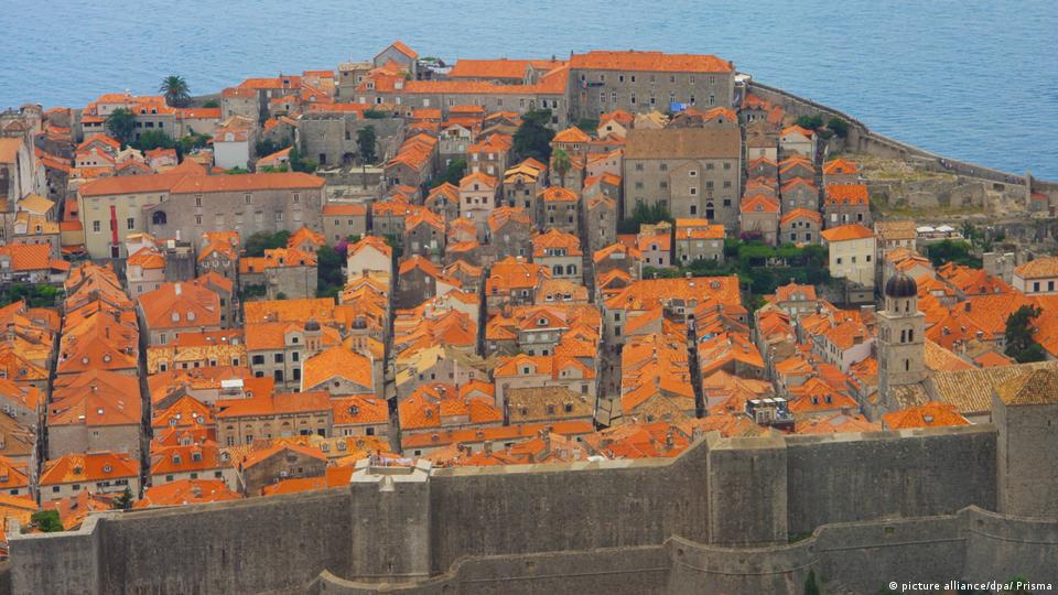 Game of Thrones' fans invade Dubrovnik – DW – 07/14/2017