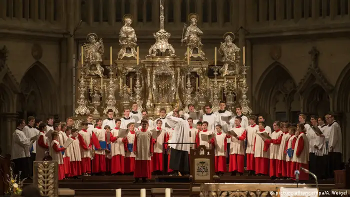 Al menos 547 niños del coro de la catedral de Ratisbona fueron víctimas de abusos físicos y sexuales entre 1945 y años 90, revela el informe final que investigó un escándalo que salpicó al hermano del papa Benedicto XVI. 18.07.2018