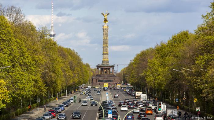 Deutschland | Skyline Berlin | Siegessäule (imago/J. Tack)