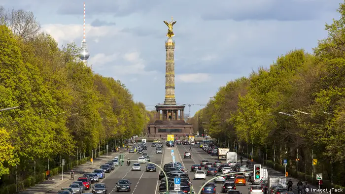 Deutschland | Skyline Berlin | Siegessäule (imago/J. Tack)