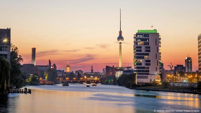 Climate Change Greenhouse Gas Emissions Decline In Cities From Berlin To New York News Dw 14 09 18