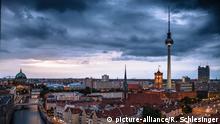 Deutschland | Skyline Berlin | Nikolaiviertel Fernsehturm