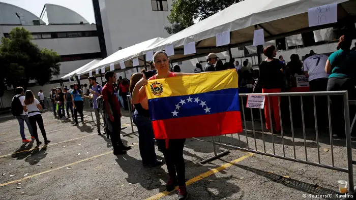 El Gobierno alemán considera que Nicolás Maduro debe replantear la convocatoria de la Asamblea Nacional Constituyente, tras la consulta opositora en la que 7,3 millones de ciudadanos rechazaron dicho plan. 17.07.2017