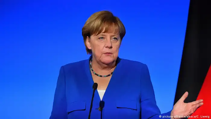 Frankreich Besuch von Angela Merkel in Paris (picture-alliance/abaca/C. Liewig)