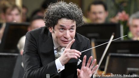 Österreich Dirigent Gustavo Dudamel (Getty Images/AFP/H. Neubauer)
