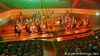Mendelssohn-Lichtperformance in Leipzig Foto: Waltraud Grubitzsch/ dpa