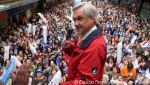 Piñera refuerza su equipo y critica a Bachelet 