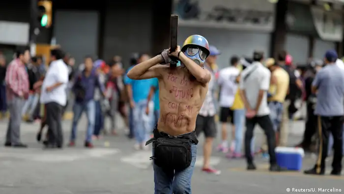 Venezuela - Unruhe (Reuters/U. Marcelino)