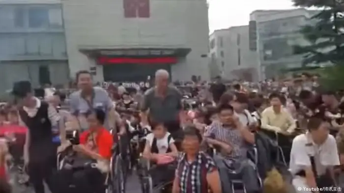 Screenshot Youtube Protest in Peking