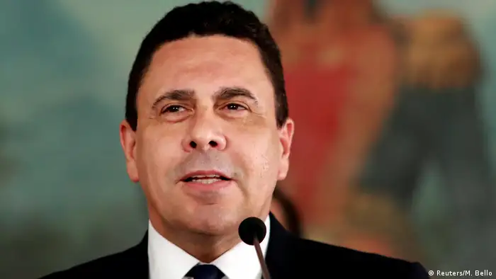 Venezuela Samuel Moncada Pressekonferenz in Caracas (Reuters/M. Bello)