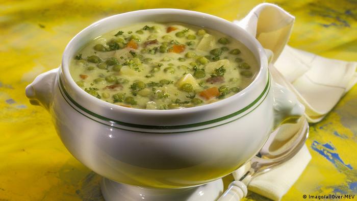 Pea soup (Imago/allOver-MEV)