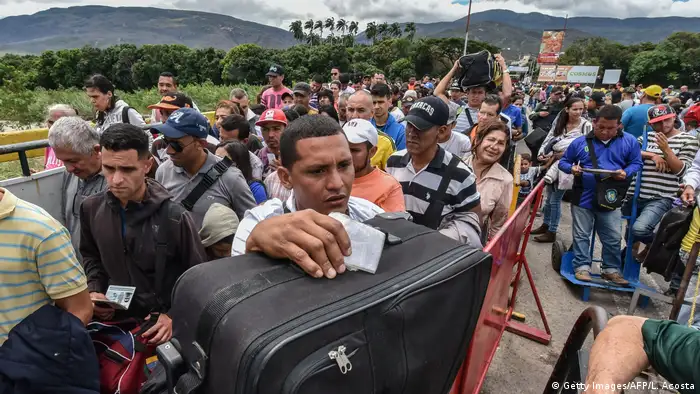 Venezuela Kolumbien Migration (Getty Images/AFP/L. Acosta)