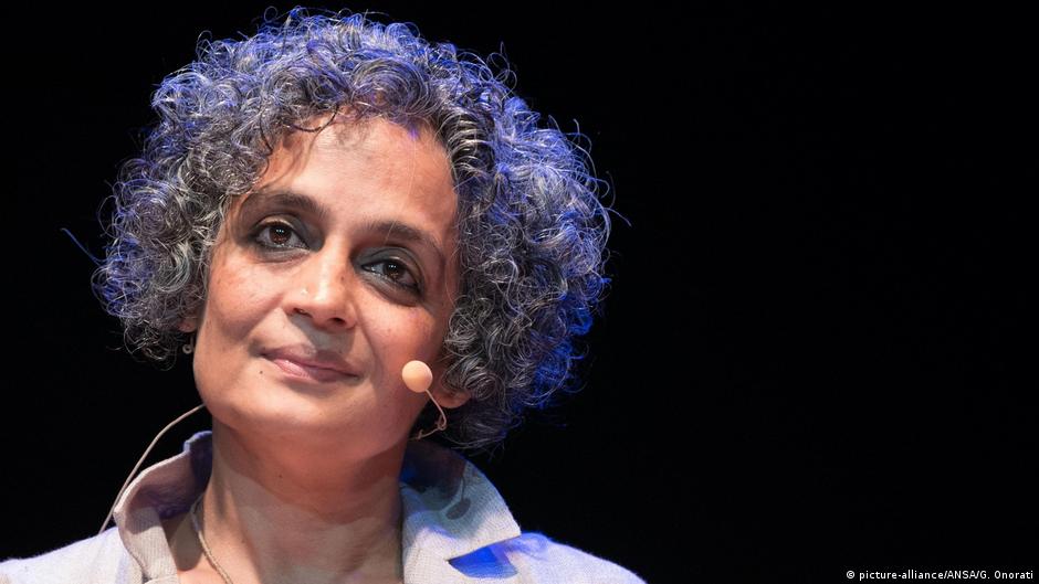 Star Autorin Arundhati Roy Indien Kolonialisiert Sich Selbst Bucher Dw 09 09 2017