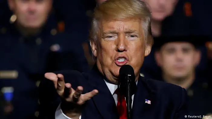 Trump ermuntert Polizisten zu mehr Gewalt (Reuters/J. Ernst)