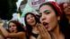 Türkei | Don't Mess With My Outfit-Proteste von Frauen in Istanbul nachdem eine Studentin wegen des Tragens kurzer Hosen geschlagen wurde Türkei | Don't Mess With My Outfit-Proteste von Frauen in Istanbul nachdem eine Studentin wegen des Tragens kurzer Hosen geschlagen wurde