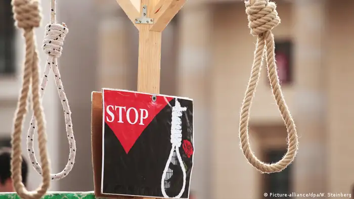 Aktion gegen Folter und Todesstrafe (Picture-alliance/dpa/W. Steinberg)
