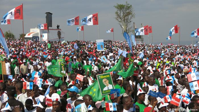 Supporters of President Kagame at a rally