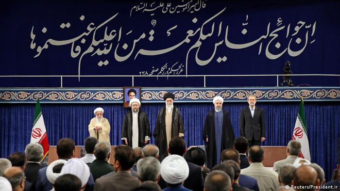 Iran Ruhani bekommt das Mandat von Khamenei in Tehran