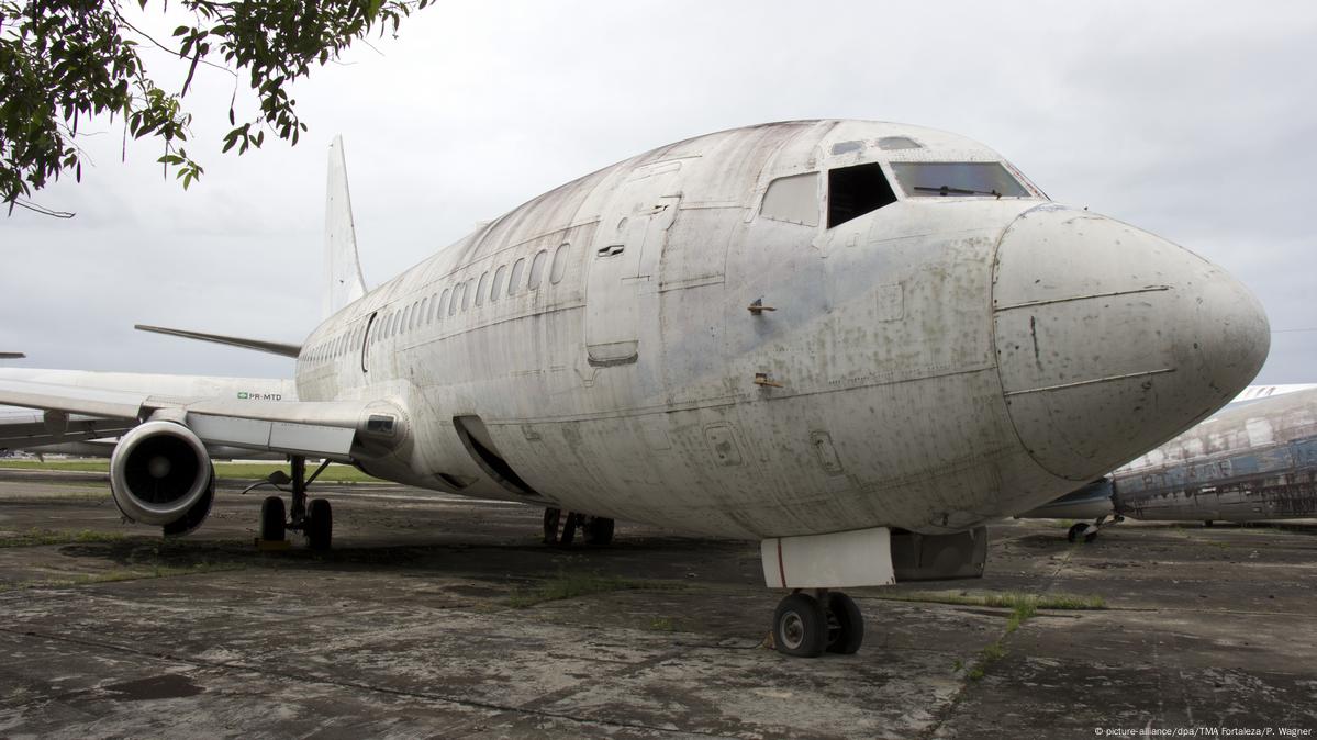 Avião abandonado no Brasil é alvo de disputa na Alemanha – DW – 07/09/2017 Avião abandonado no Brasil é alvo de disputa na Alemanha – DW – 07/09/2017