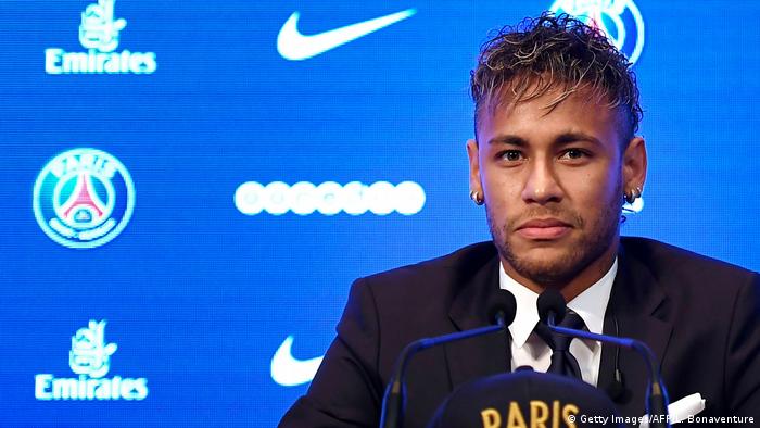Paris Saint-Germain Vorstellung neuer Spieler Neymar (Getty Images/AFP/L. Bonaventure)