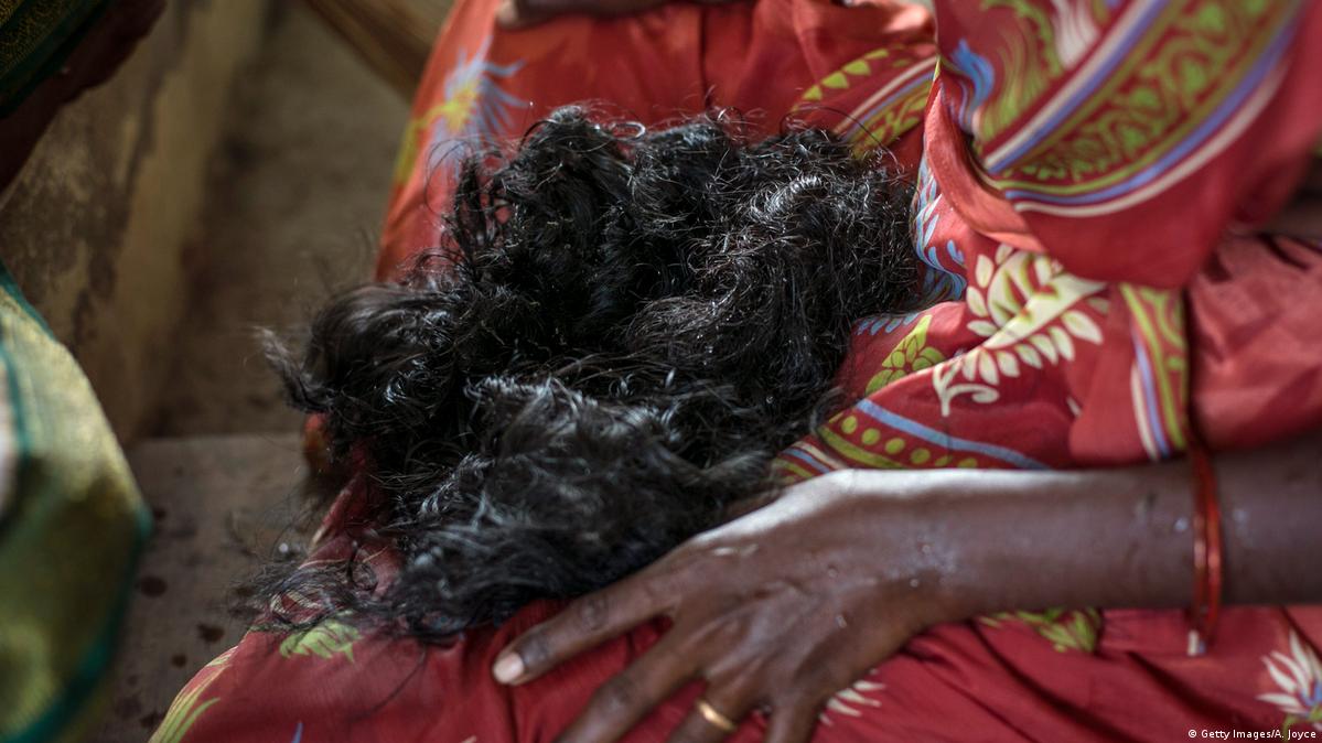 Hair-cutting 'ghost' prompts fear in India – DW – 08/04/2017