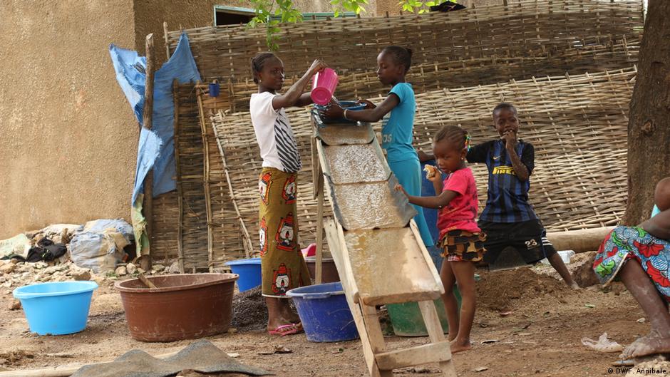 Senegal: Female gold panners at risk – DW – 04/24/2023 - Vimarsana News