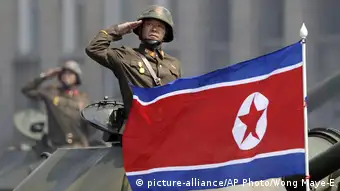 Nordkorea Flagge in Pjöngjang