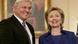 Steinermeier (l.) schüttelt Clinton die Hand (Foto: AP) Steinermeier (l.) schüttelt Clinton die Hand (Foto: AP)