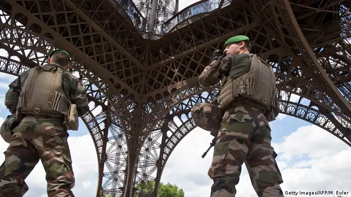 Frankreich Paris Soldaten sorgen für Sicherheit