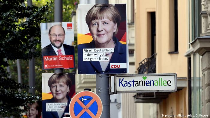 Предвыборные плакаты на улице в Берлине
