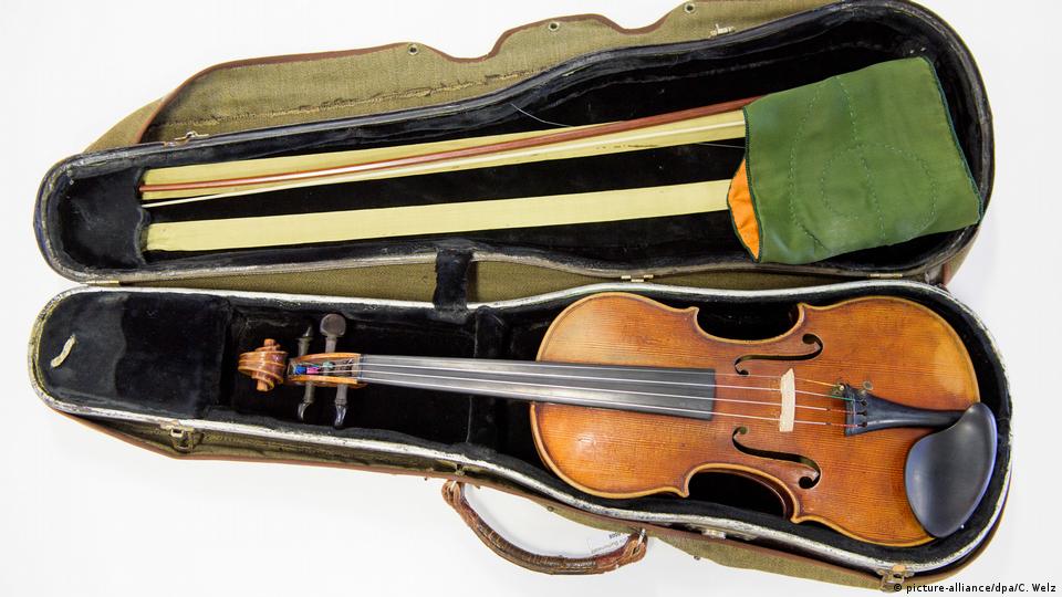 Buchenwald violin played for first time since the Holocaust – DW –  09/07/2017
