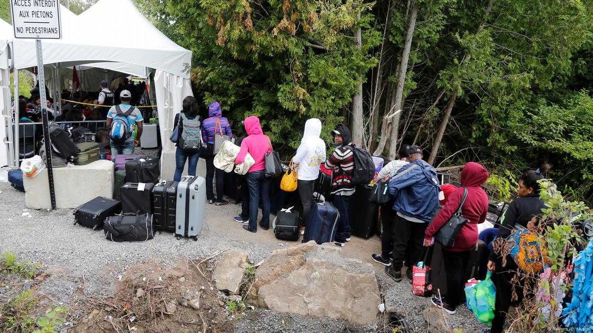 Canada builds camp to house asylum seekers near US border | DW Learn German