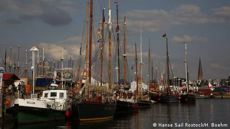 Hanse Sail: Maritime festival in Rostock – DW – 08/10/2017