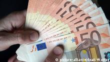 Під матрацом або в банку: у німців на руках більше шести трильйонів євро