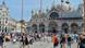Italien Venedig Touristen auf dem Markusplatz Italien Venedig Touristen auf dem Markusplatz